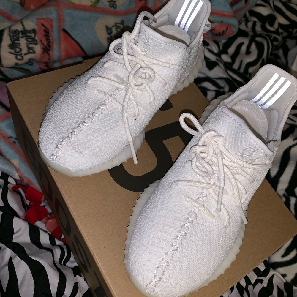 DEADSTOCK Adida Yeezys size 6.5 ✨